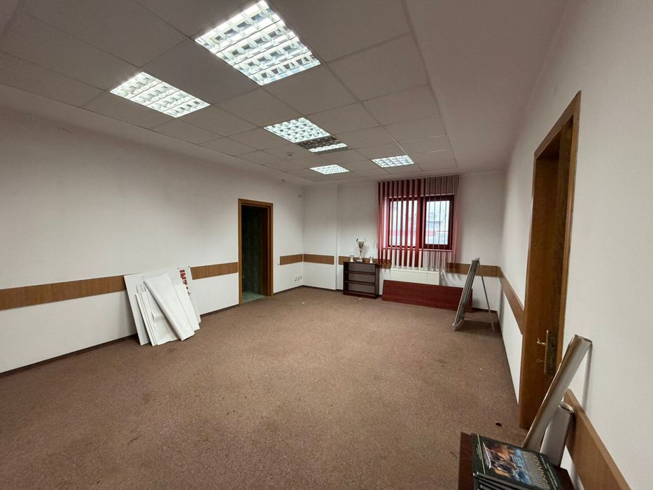 Spatiu comercial de inchiriat 60mp centru Busteni