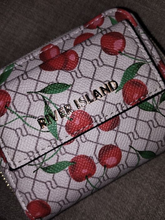 Дамско портмоне с ефектен принт