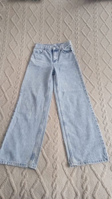 Продам джинсы на девочку 10-11 лет