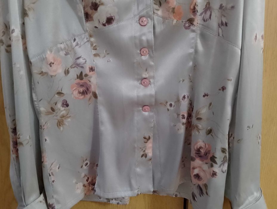 Красива блуза/риза от висококачествен сатен с блясък - 15 лв, S