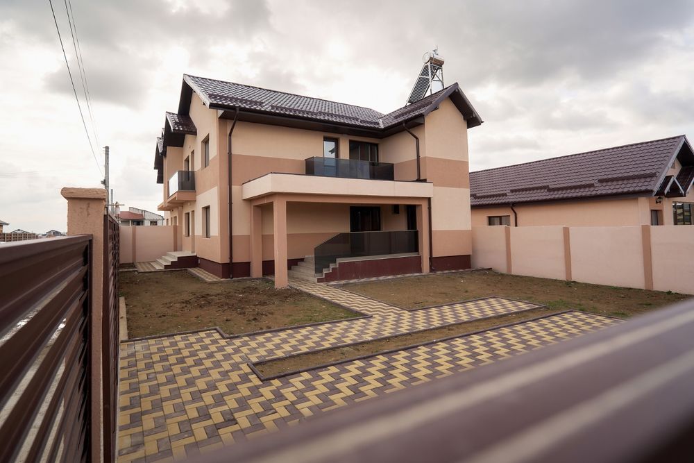 Vilă  la cheie Damila ,aproape de Dedeman