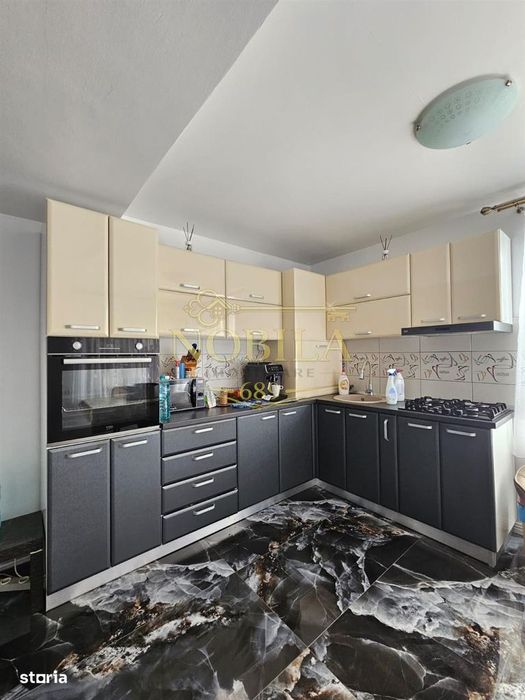 VILA DE VANZARE BACAU  P+E+M (de locuit si birou , clinica, notarriat,