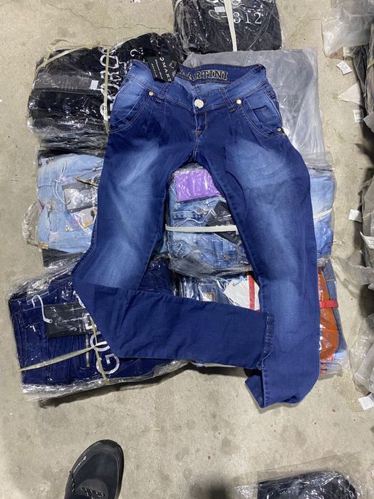 Продам джинсы подростковые