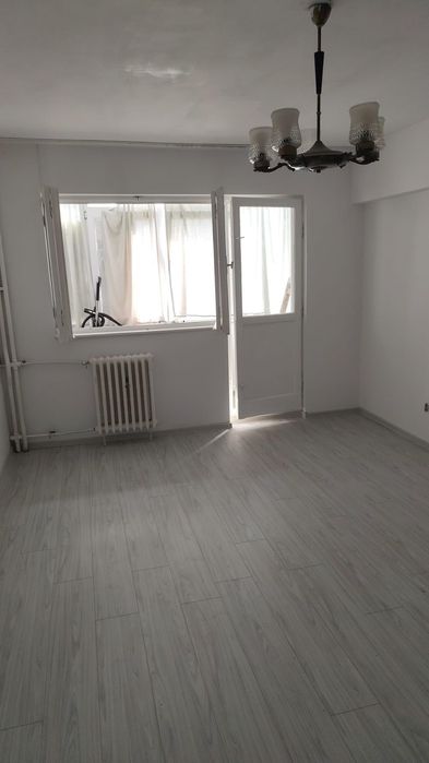 Vanzare - Apartament 3 camere - zona Bld Republicii