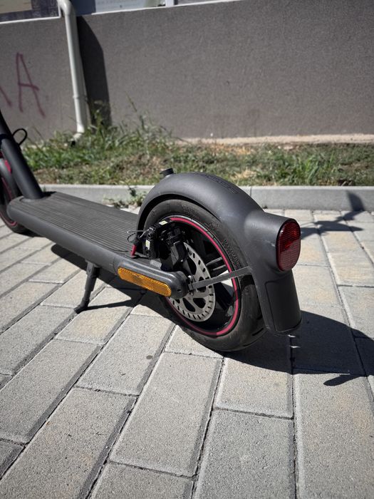 Електрическа тротинетка Xiaomi 4 pro 2