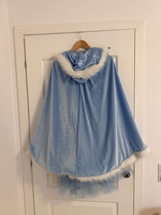 Costum Frozen rochie si capa