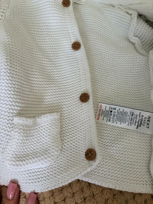 Продам детскую кофточку Next