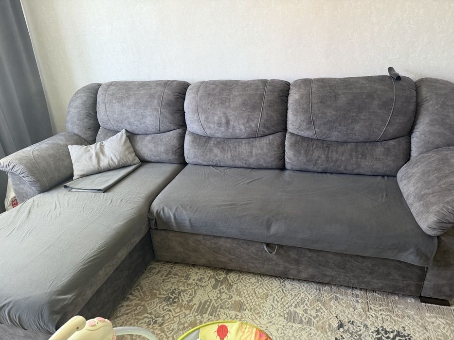 Продам диван в гостиную