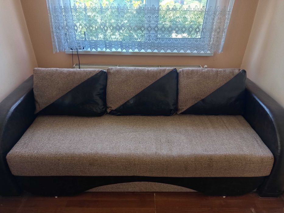 Продавам диван 90€