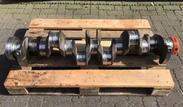 Arbore cotit Volvo 8131247