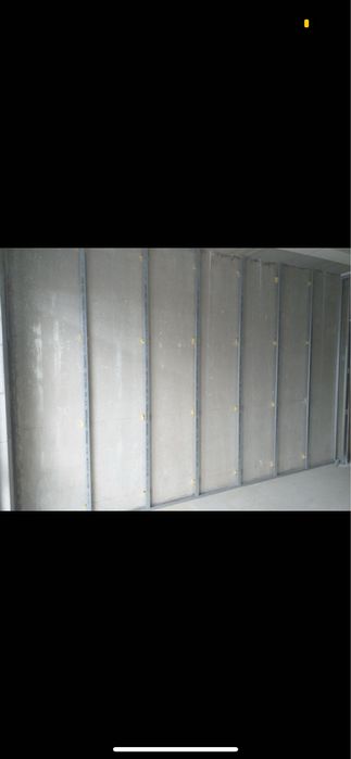 Suntem mesteri in constructie , executam lucari interioate