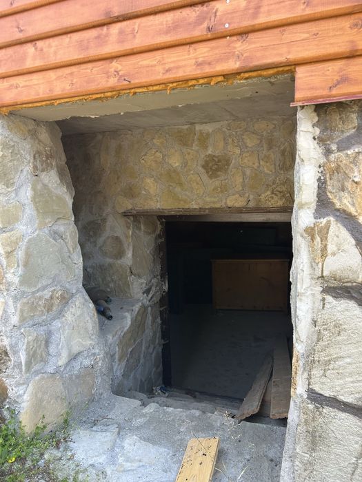Vand casa la munte