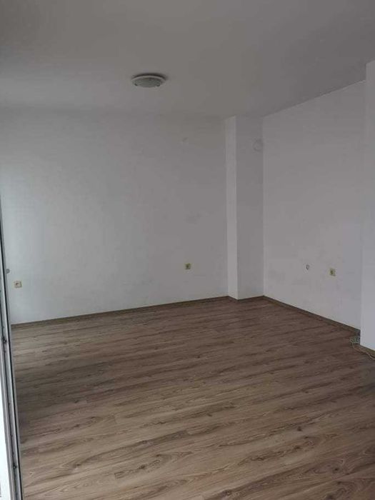 Дава се под наем Двустаен апартамент в Бургас, Възраждане - 72 кв.м за 102 € - Снимка #7