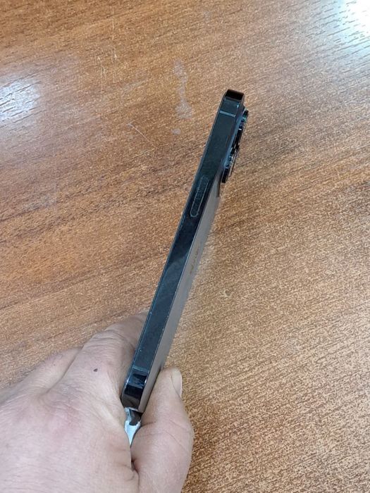 айфон 14 про сотилади  хотира 256 без ремонт, каробка бор ёмкост 80% .