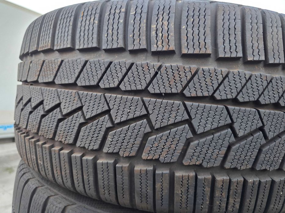 2бр Като нови зимни гуми 245 40 19 - Continental Runflat - DOT 2023