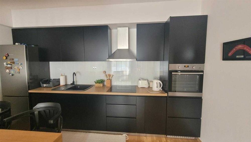 Дава се под наем Двустаен апартамент в Бургас, Братя Миладинови - 63 кв.м за 178.5 € - Снимка #2