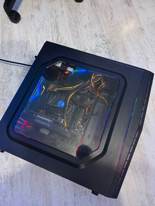 Геймърски компютър+Монитор