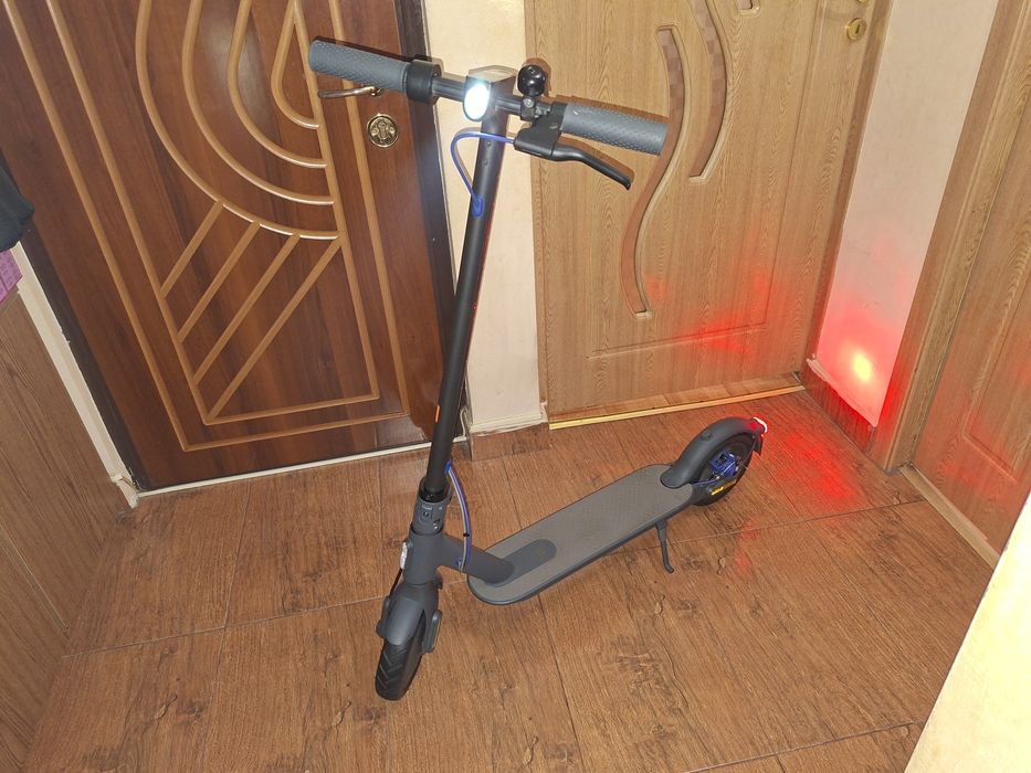 Trotineta Xiaomi Mi Scooter 3