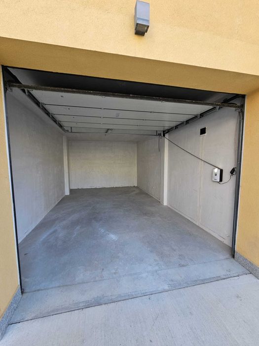 Дава се под наем Гараж / Паркомясто в София, Дианабад - 25 кв.м за 142.8 € - Снимка #2