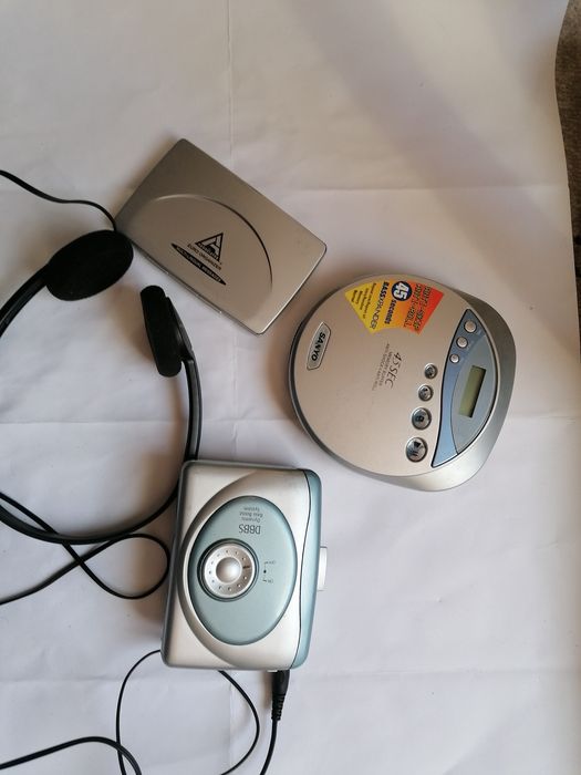 Walkman vechi  Cd player vechi  si Agenda electronica