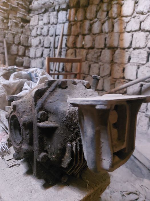 Запчаст мерседес бенс 123 кузов