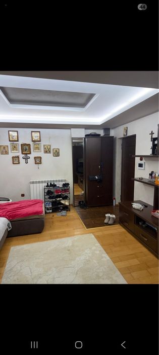 Vând apartament,zona teatrul Vasilache,zonă de case