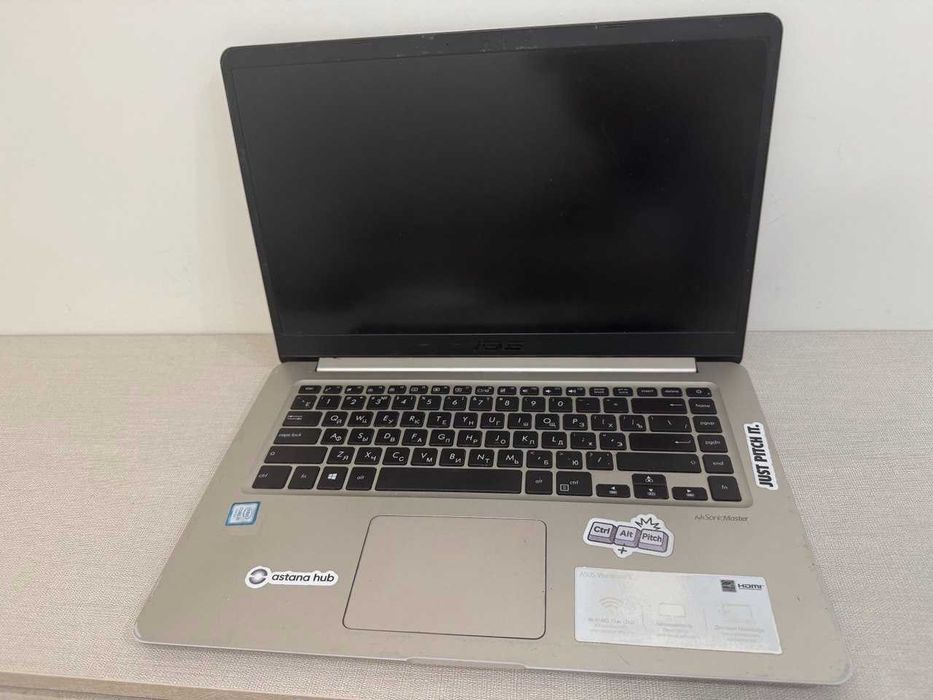 Продам ноутбук ASUS Vivobook 2018 года