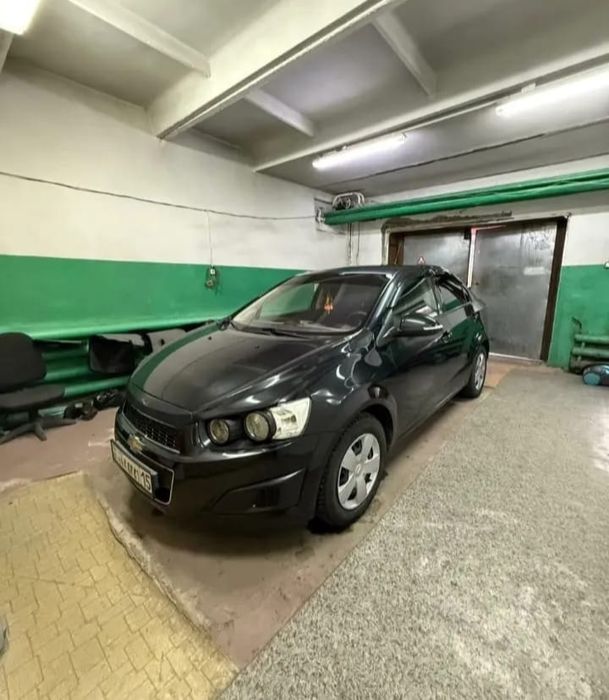 Машина  шевроле в отличном состоянии