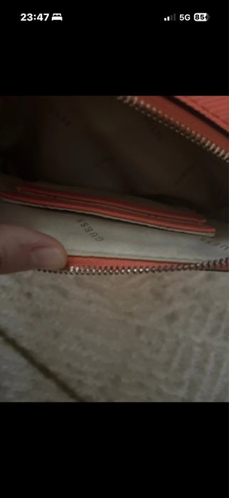 geata guess portocalie