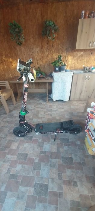 Vând kukirin g2 cu colant redbull