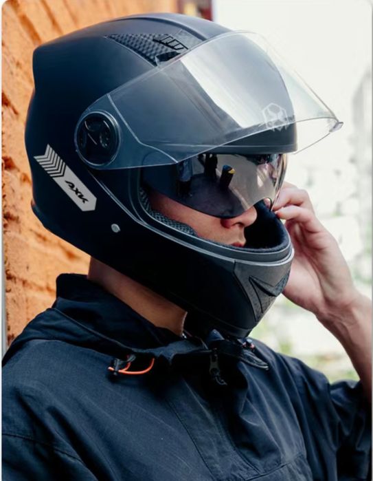 Мотошлем черный ##