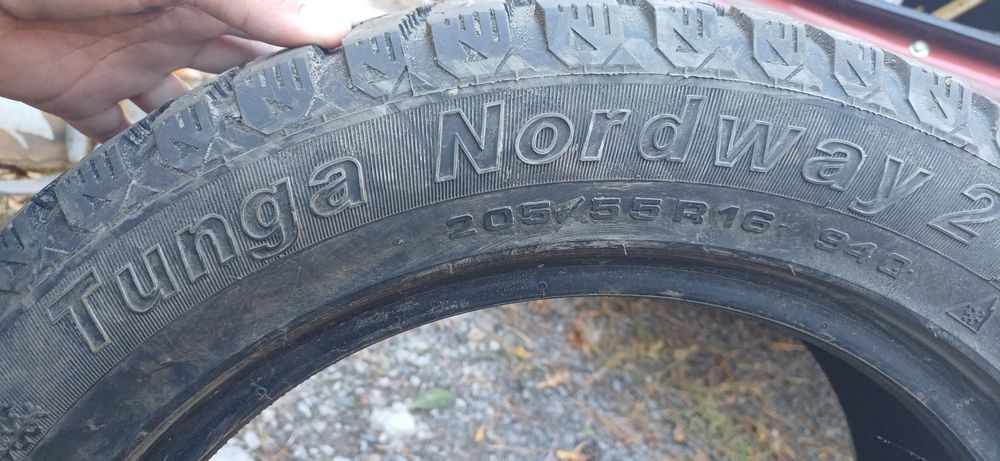 Продам Шину Шипованая