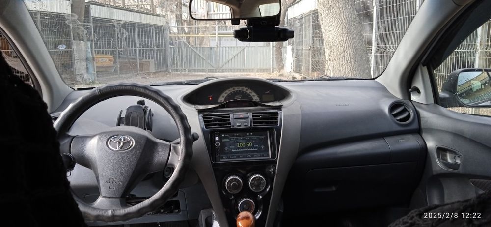 Toyota Yaris. Тойота Ярис.