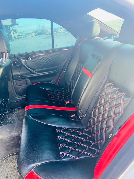 Mercedes Benz E320