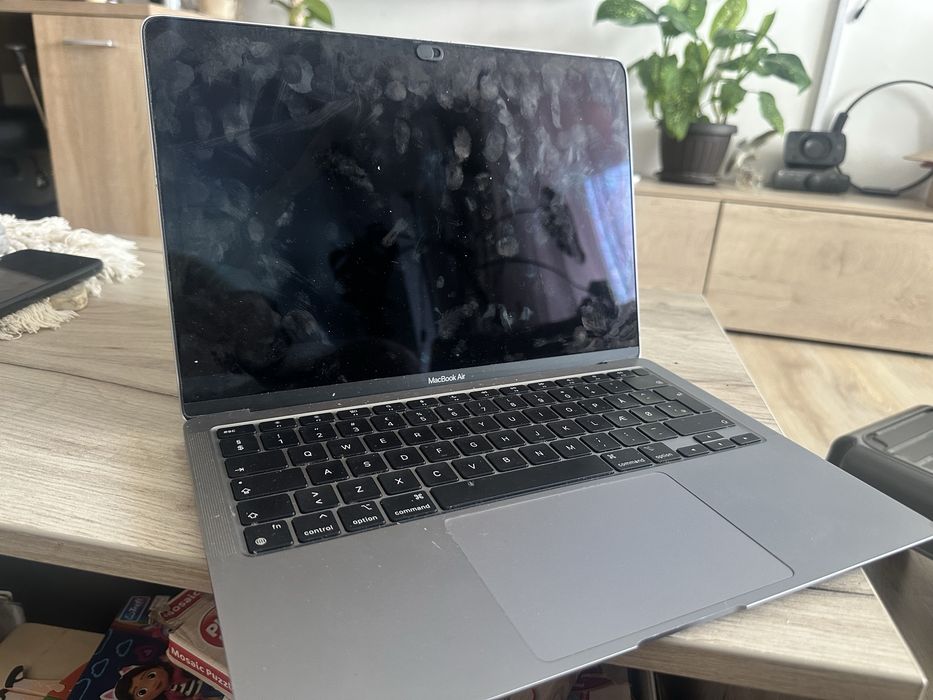 macbook air m1 8gb - Laptopuri oferte online | OLX.ro