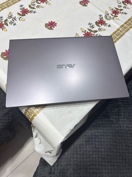 Лаптоп ASUS в отлично състояние