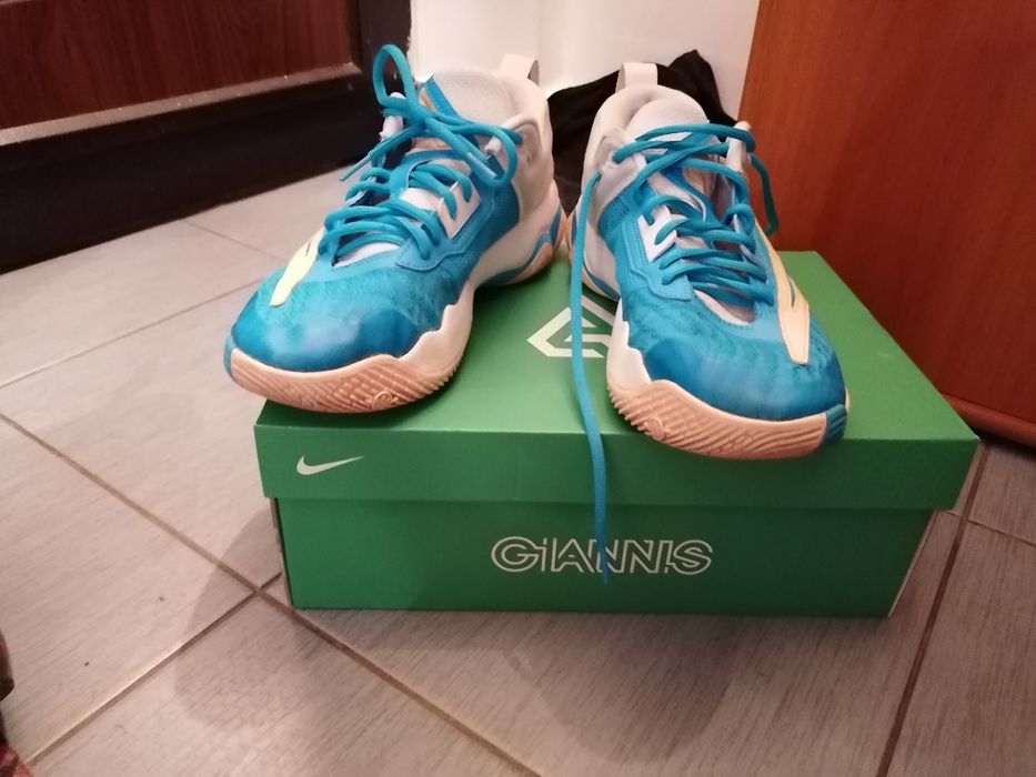 Nike giannis immortality 3 in stare perfecta  marime 42,5