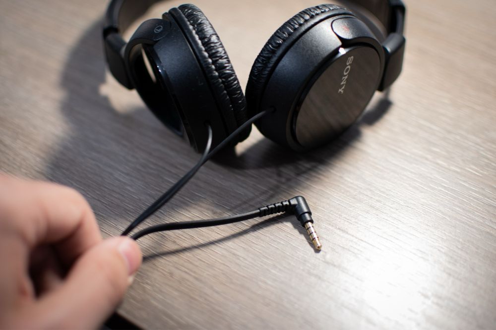 Căști on-ear cu fir Sony MDR-ZX110