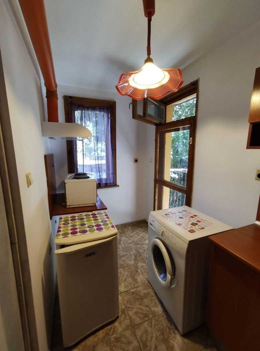 Дава се под наем Двустаен апартамент в Бургас, Център - 65 кв.м за 204 € - Снимка #1