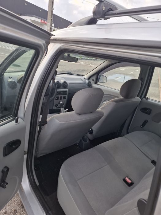 Dacia logan  mcv . An 2009 . Motor 1.4 mpi . Km 180.000