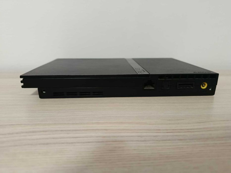 Consolă PlayStation 2 ( preț negociabil)