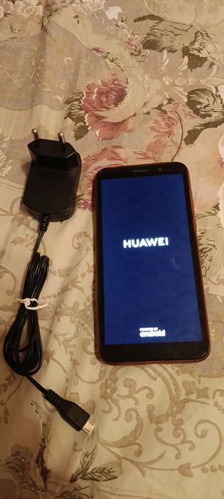 Телефон HUAWEY Y5p със зарядно бонус пвц гръб