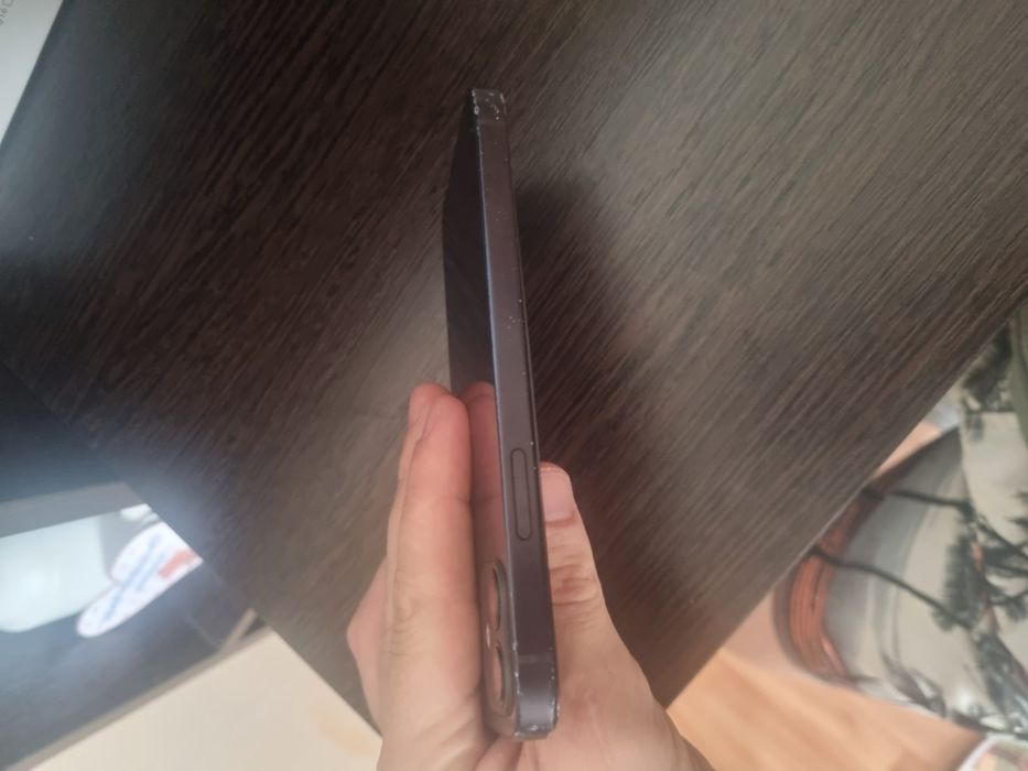 Продам iphon 12.