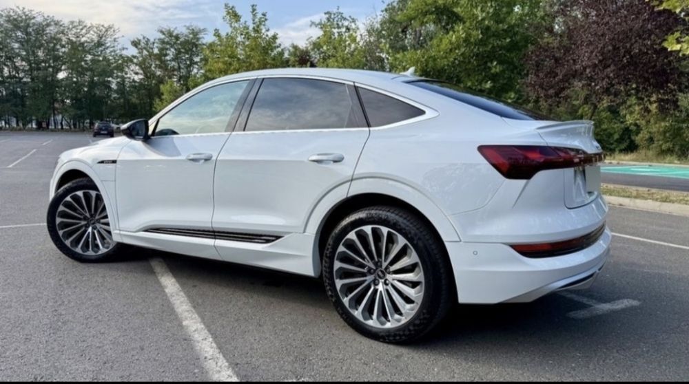 AUDI e-tron 2021 — imagine 4