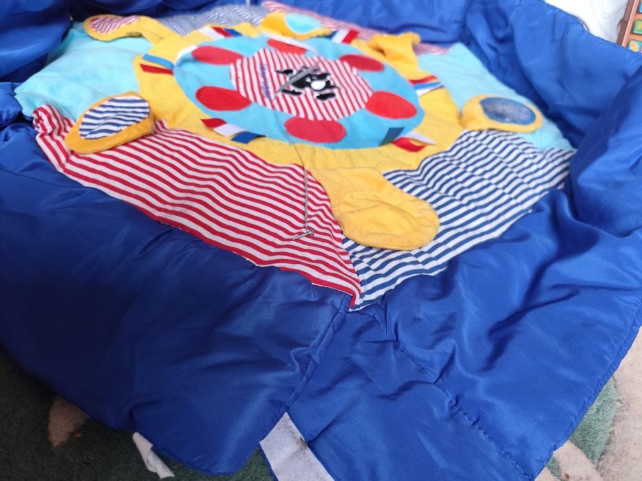 Килимче тип активна гимнастика за бебе