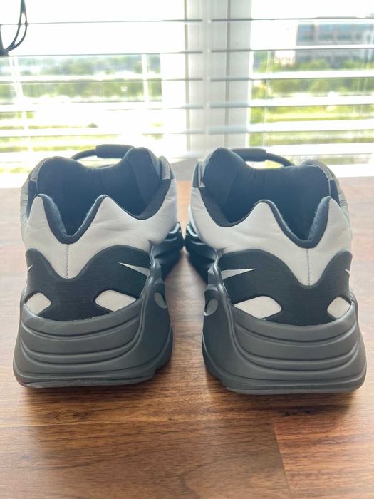 Adidas Yeezy 700 nr 44.5 originali