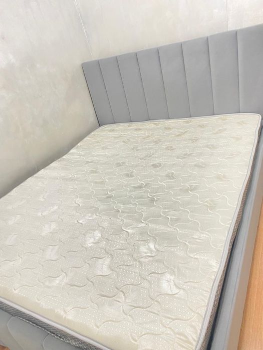 Кровать для спальни