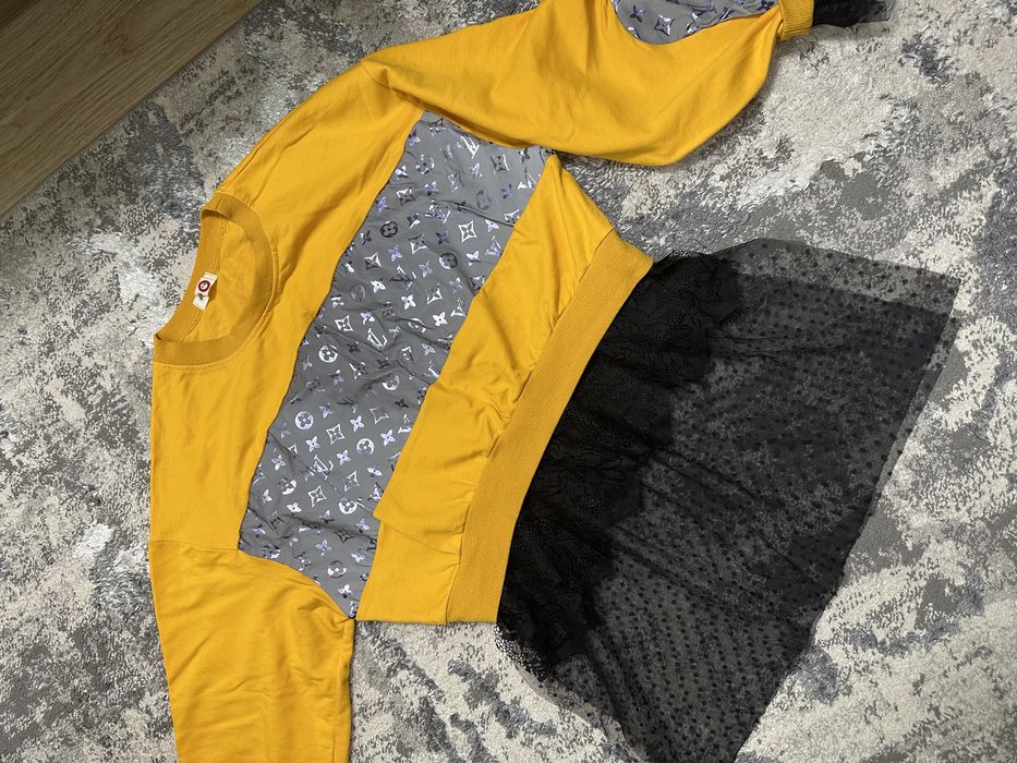 Свитер кофта—————-