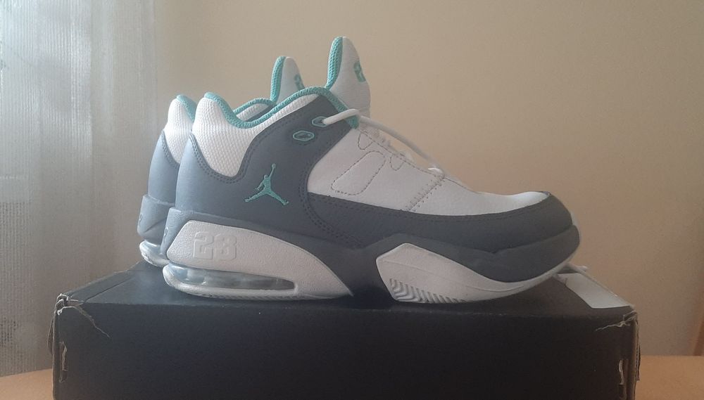 Jordan aura 23  супер запазени