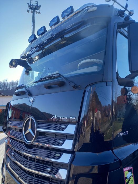 Se vinde cap tractor Mercedes MP4 si semiremorca vario Schmitz